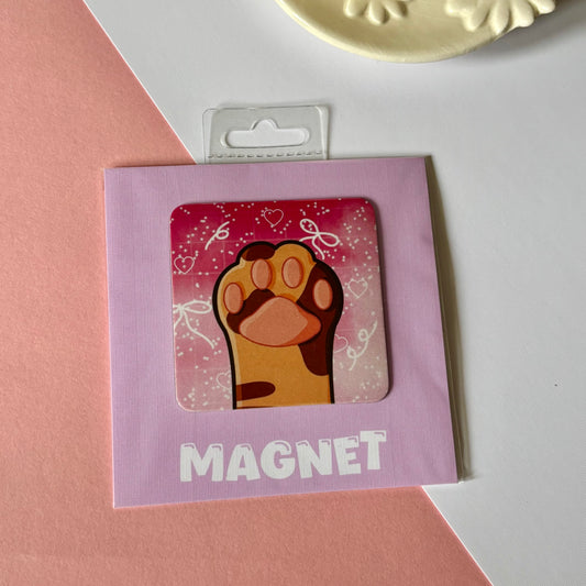 Kawaii paw print magnet