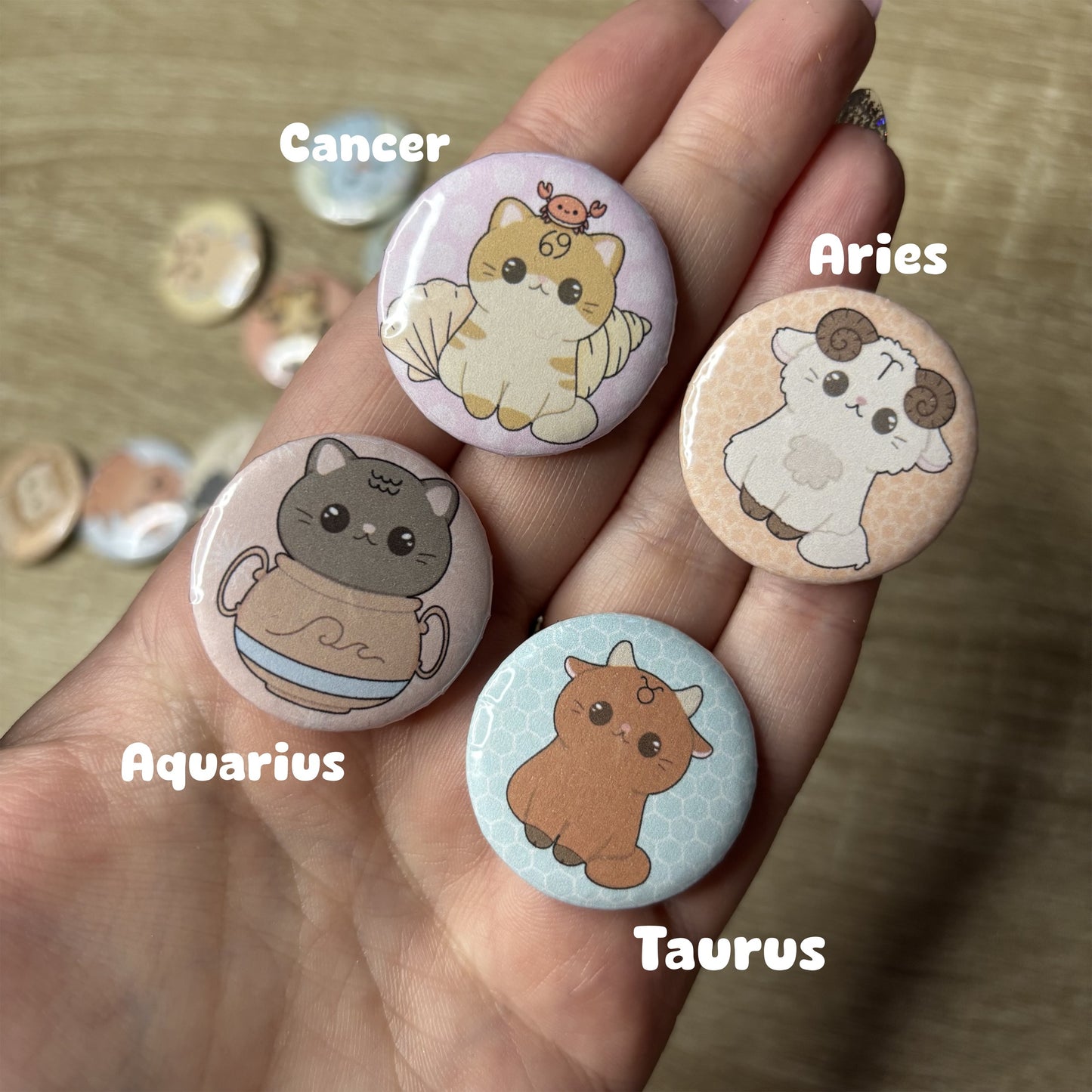 Star sign kitty’s 32mm badge