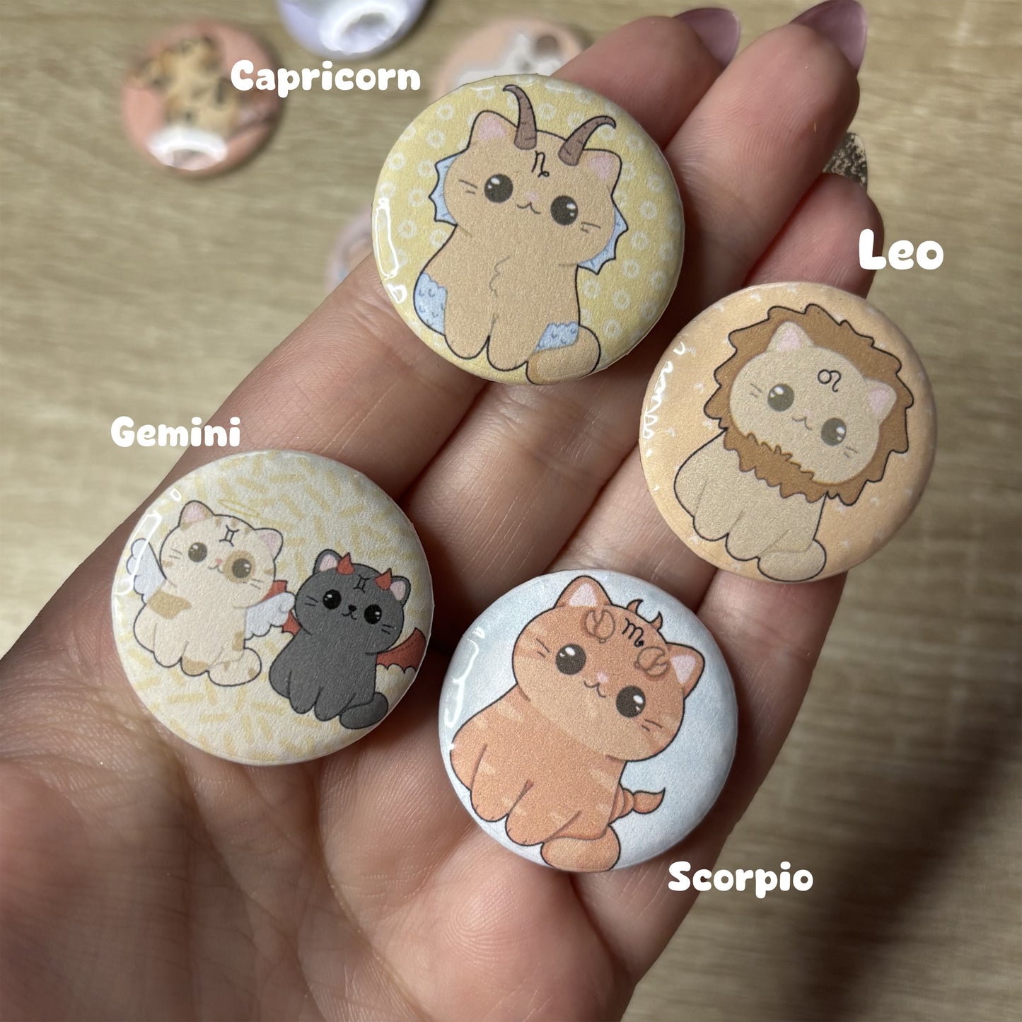 Star sign kitty’s 32mm badge