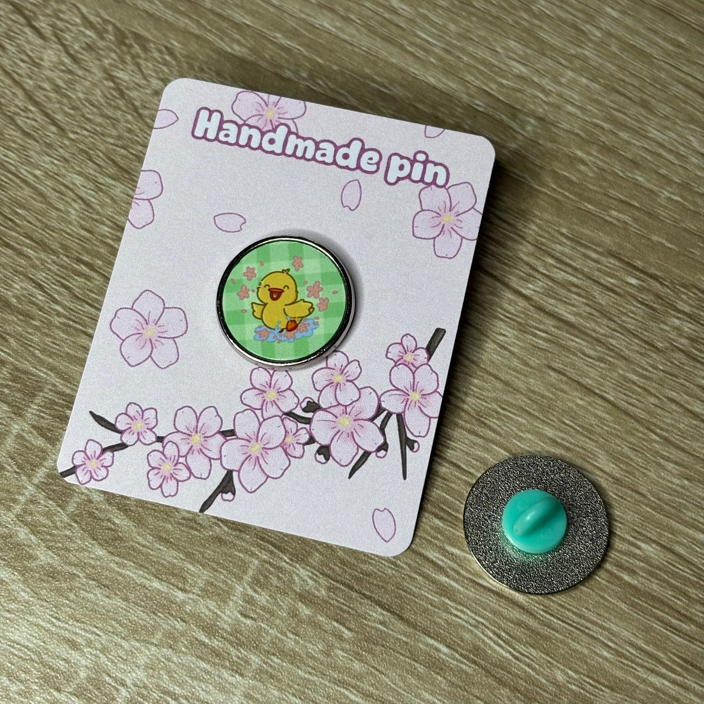 Splashing duckling pin | Collectable, kawaii, illustrated, handmade, aesthetic, colourful, ducks