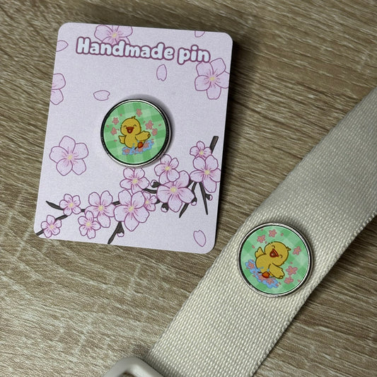 Splashing duckling pin | Collectable, kawaii, illustrated, handmade, aesthetic, colourful, ducks